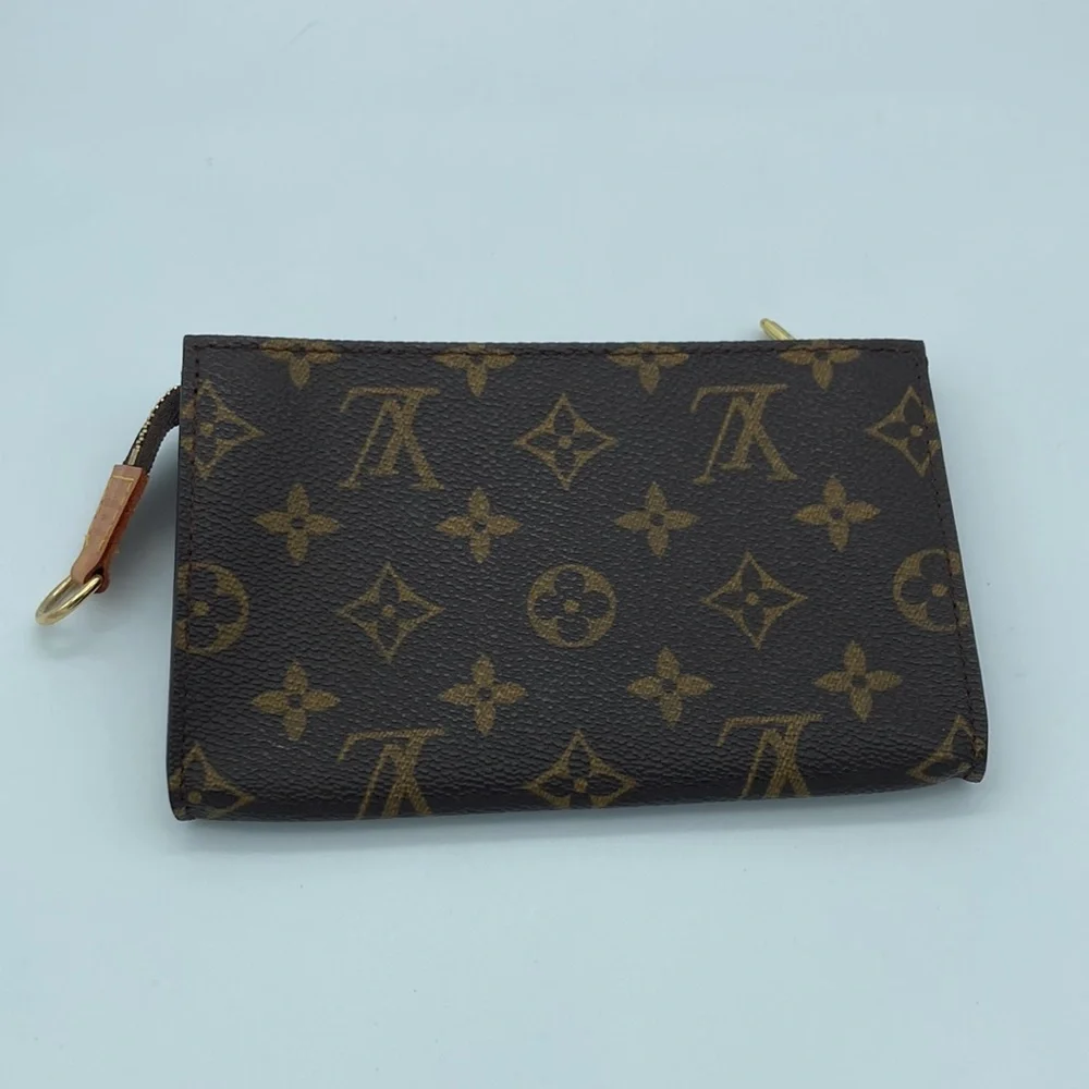 LOUIS VUITTON MONOGRAM TOILETRY 15 WITH UNBRANDED GOLD CHAIN